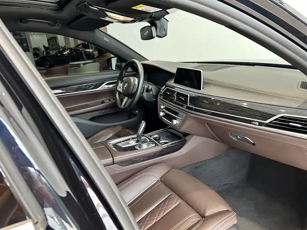 BMW BMW 7 Series 2021 730Li M Sport Package 2022 - thumbnail 15