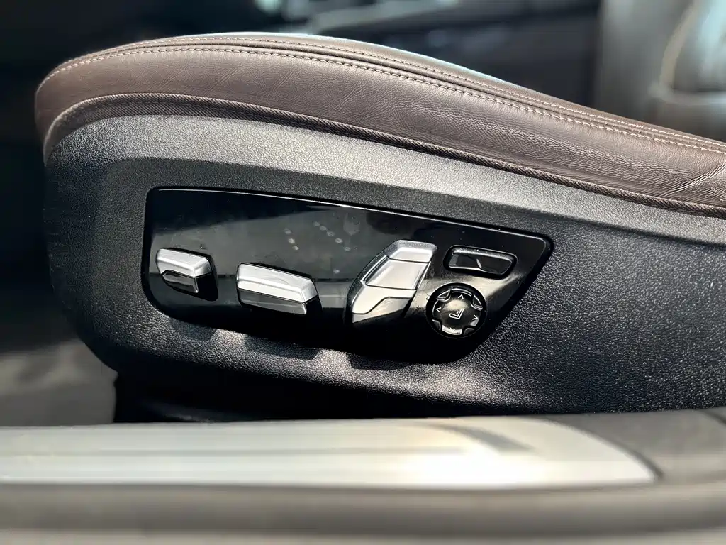 BMW BMW 7 Series 2021 730Li M Sport Package 2022 - thumbnail 16