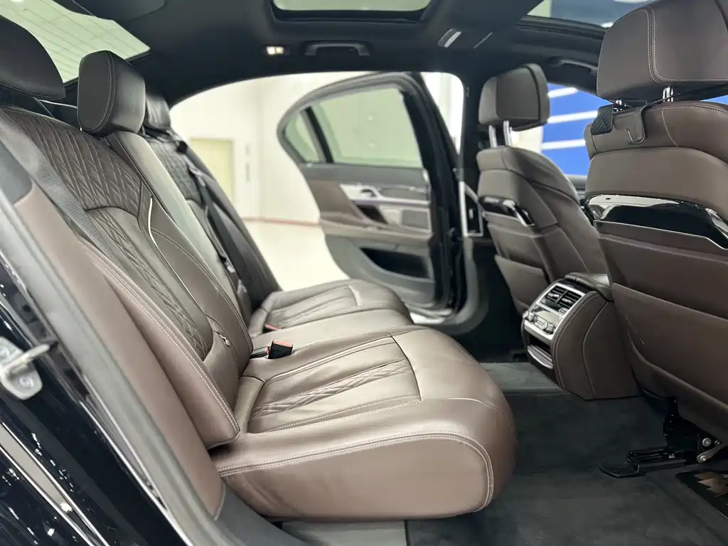BMW BMW 7 Series 2021 730Li M Sport Package 2022 - thumbnail 19
