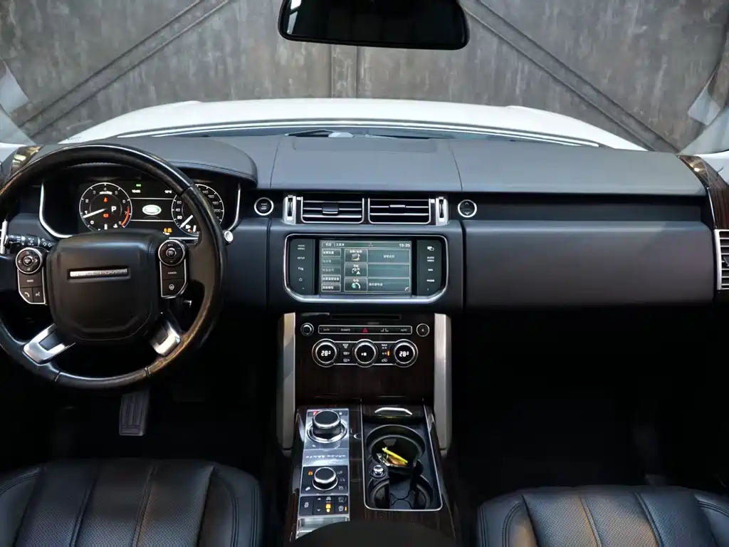 Land Rover Range Rover 2015 3.0 SC V6 Vogue 2015 - thumbnail 9