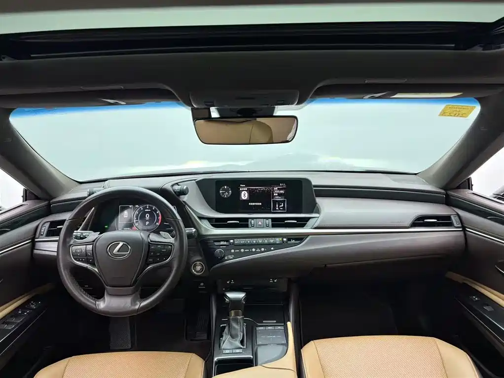 Lexus Lexus ES 2020 200 Excellence Edition 2020 - thumbnail 4