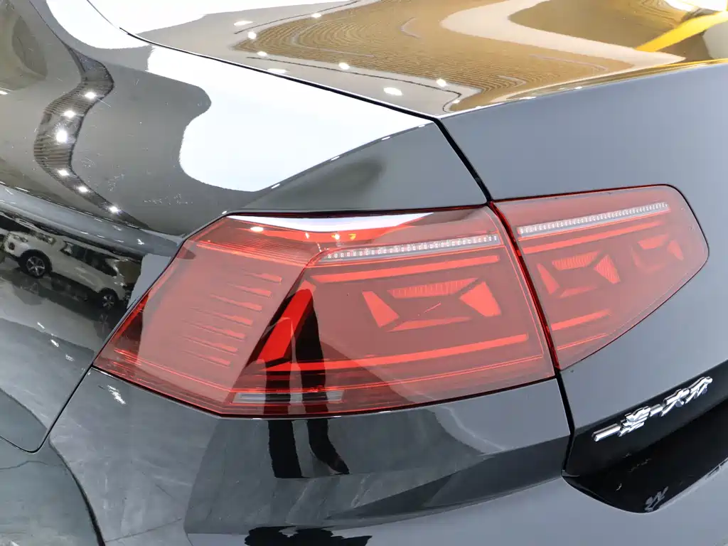 Volkswagen Magotan 2025 Model Comfort 280TSI DSG 2025 - thumbnail 10