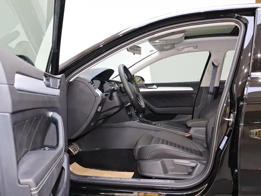 Volkswagen Magotan 2025 Model Comfort 280TSI DSG 2025 - thumbnail 15