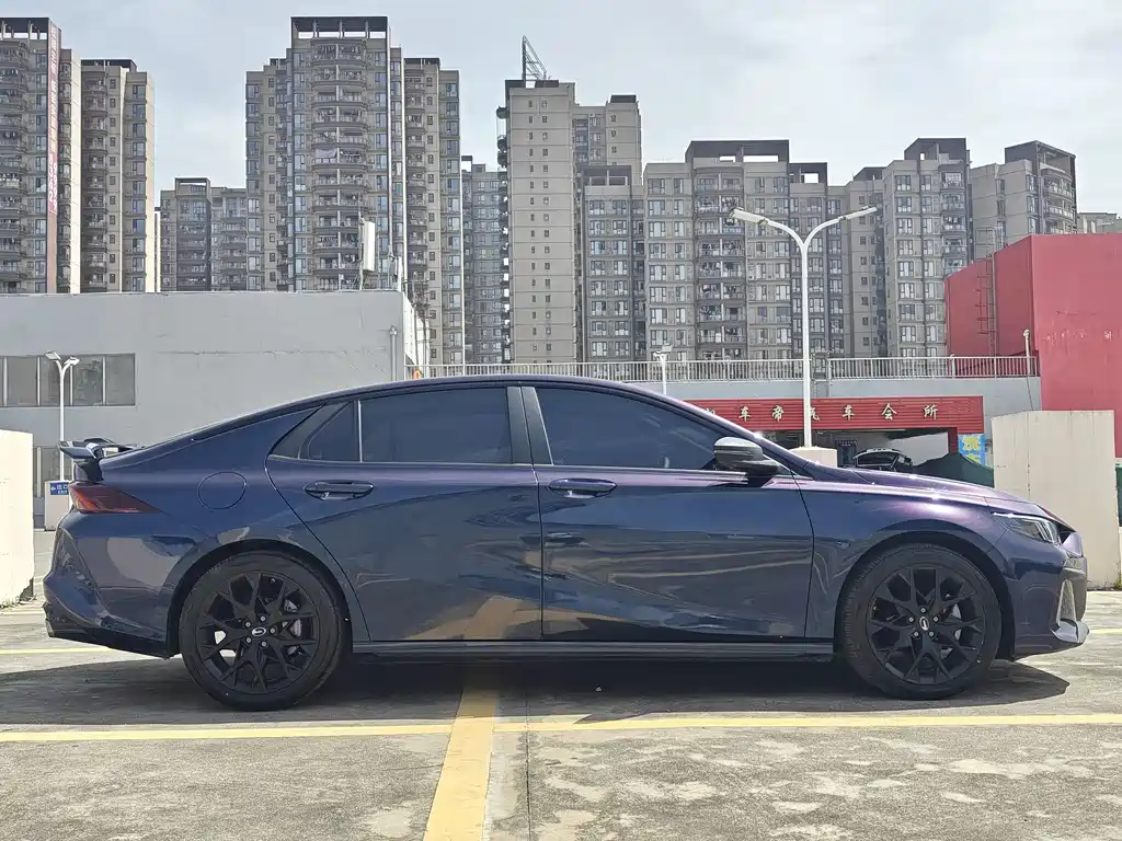 GAC Trumpchi Lingpai 2022 270T DCT J16 Galaxy Fighter Edition 2023 - thumbnail 4