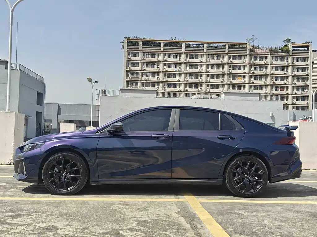 GAC Trumpchi Lingpai 2022 270T DCT J16 Galaxy Fighter Edition 2023 - thumbnail 5