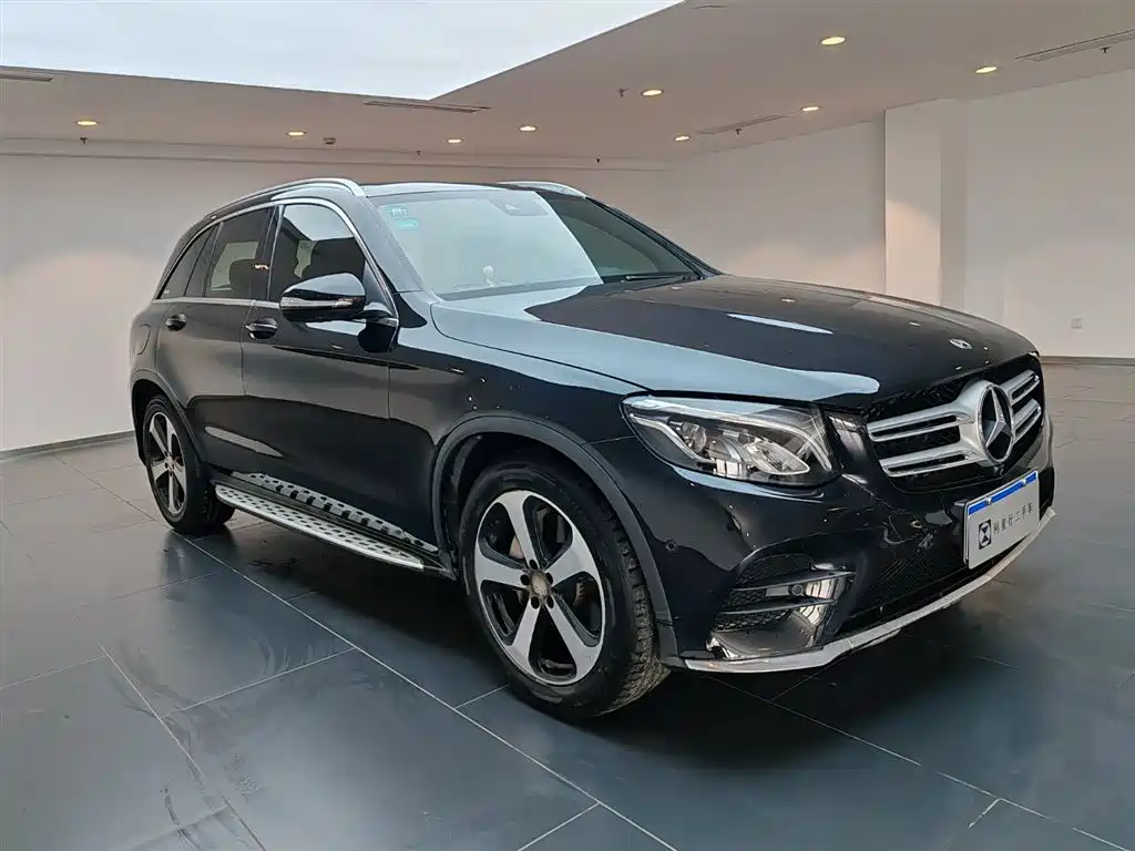 Mercedes-Benz Mercedes-Benz GLC 2018 GLC 260 4MATIC Luxury Model 2018 - thumbnail 2