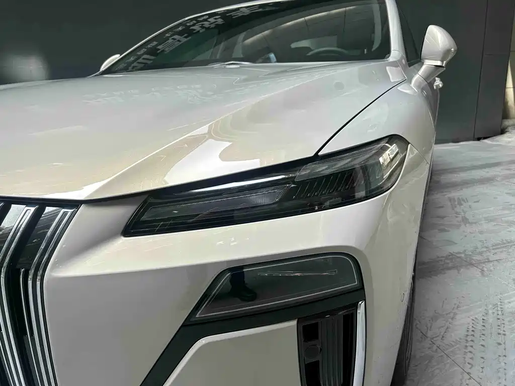 Roewe Roewe M7 DMH 2025 Model 160km Premium Edition 2026 - thumbnail 2