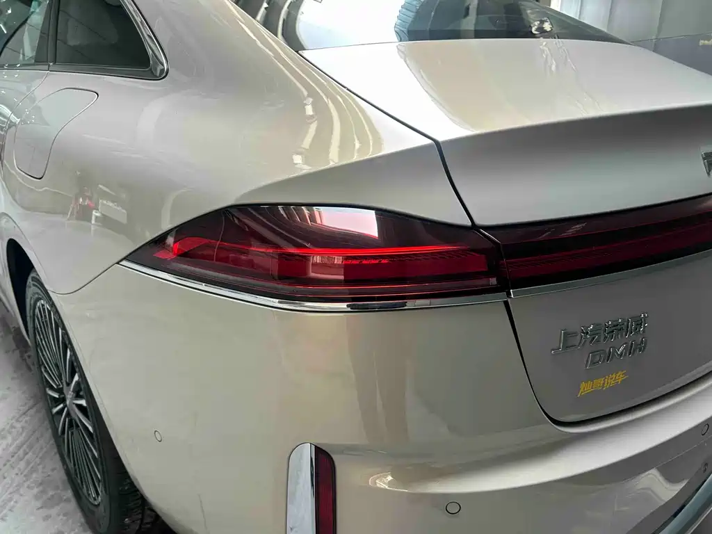 Roewe Roewe M7 DMH 2025 Model 160km Premium Edition 2026 - thumbnail 8