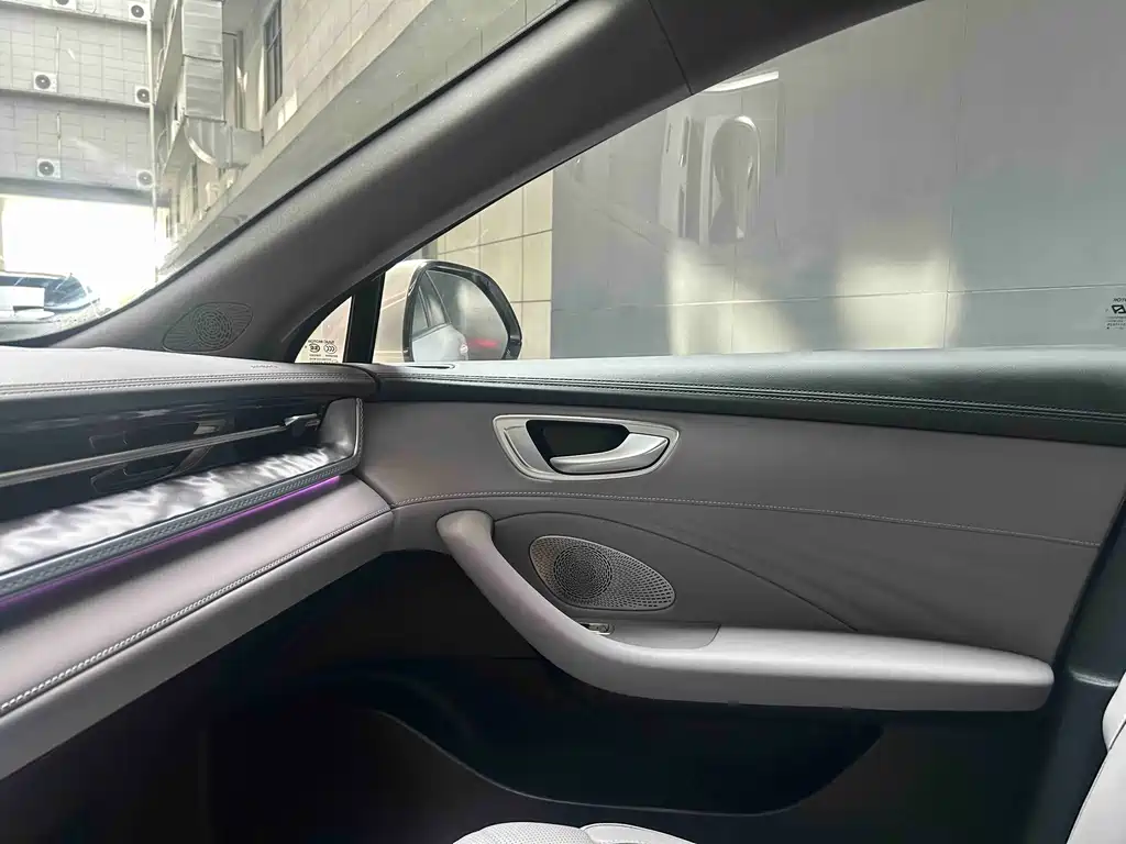 Roewe Roewe M7 DMH 2025 Model 160km Premium Edition 2026 - thumbnail 19