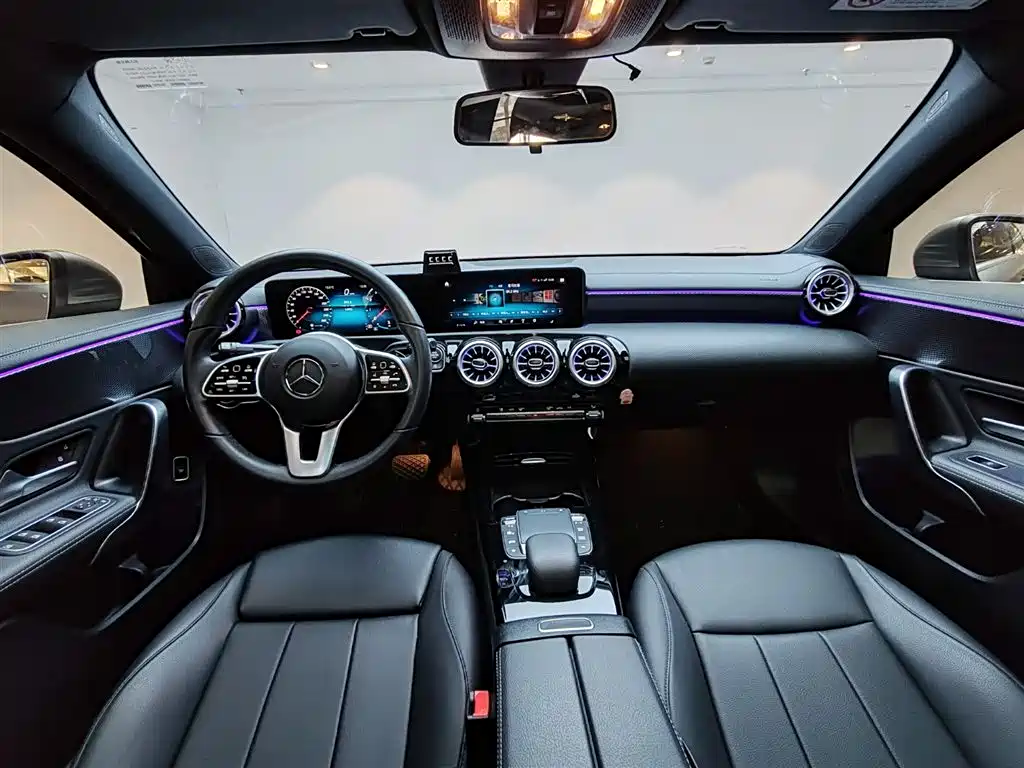 Mercedes-Benz Mercedes-Benz A-Class 2022 A 200 L Sport Sedan Dynamic Model 2022 - thumbnail 10