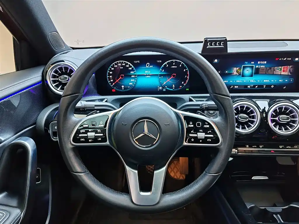 Mercedes-Benz Mercedes-Benz A-Class 2022 A 200 L Sport Sedan Dynamic Model 2022 - thumbnail 11