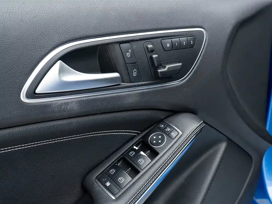 Mercedes-Benz Mercedes-Benz A-Class 2013 A 200 Urban 2014 - thumbnail 16