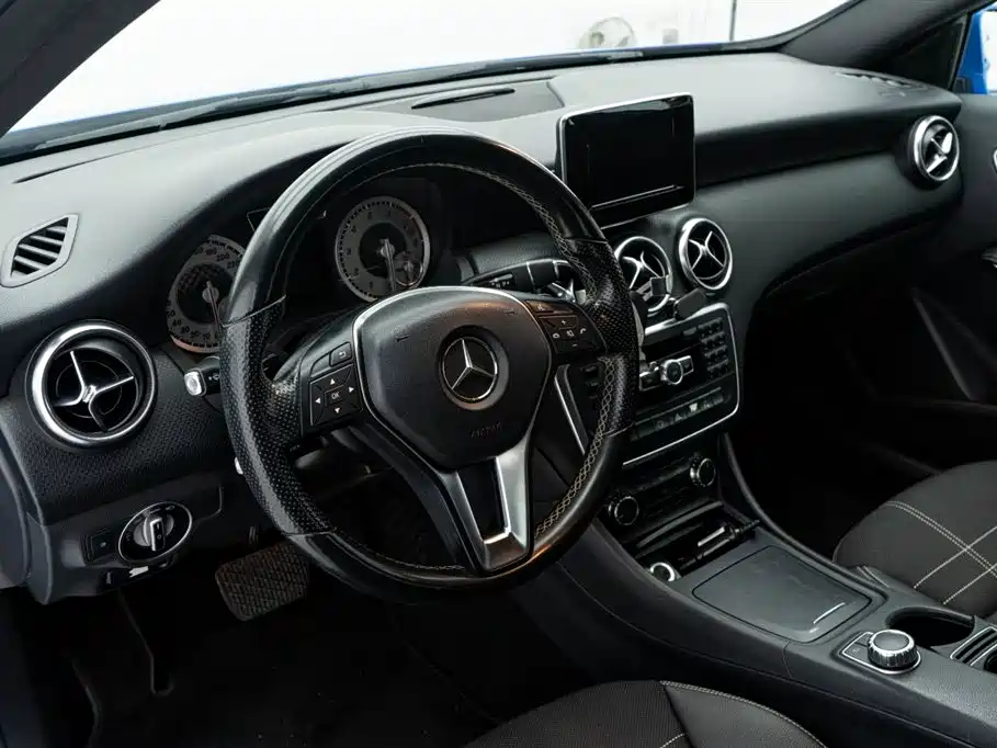 Mercedes-Benz Mercedes-Benz A-Class 2013 A 200 Urban 2014 - thumbnail 17