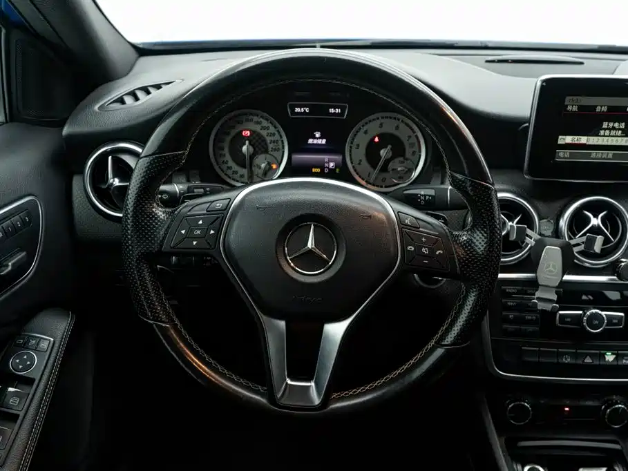 Mercedes-Benz Mercedes-Benz A-Class 2013 A 200 Urban 2014 - thumbnail 19