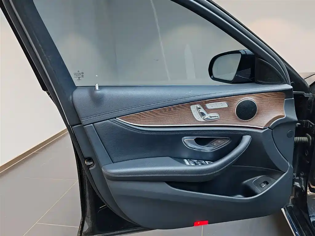 Mercedes-Benz Mercedes-Benz E-Class 2020 E 300 L Fashion Edition 2020 - thumbnail 14