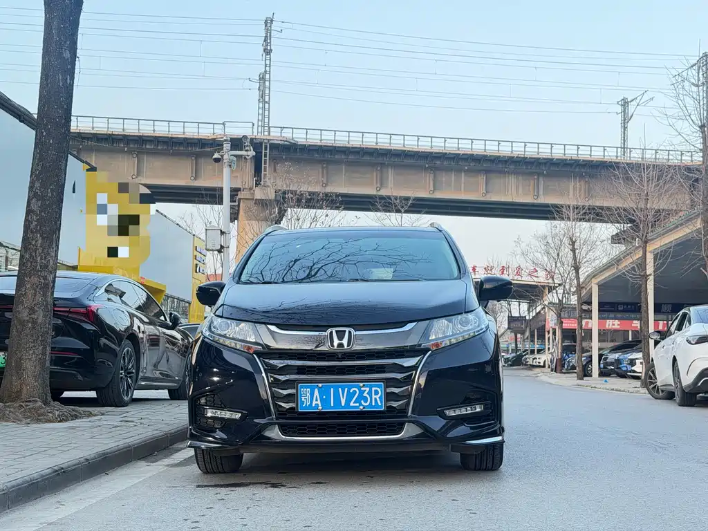 Honda Honda Odyssey 2019 2.0L锐·智享版  Wait, let me correct that - the "锐·智享版" part needs proper translation:  Honda Odyssey 2019 2.0L Sharp Intelligent Enjoyment Edition 2020 - thumbnail 2