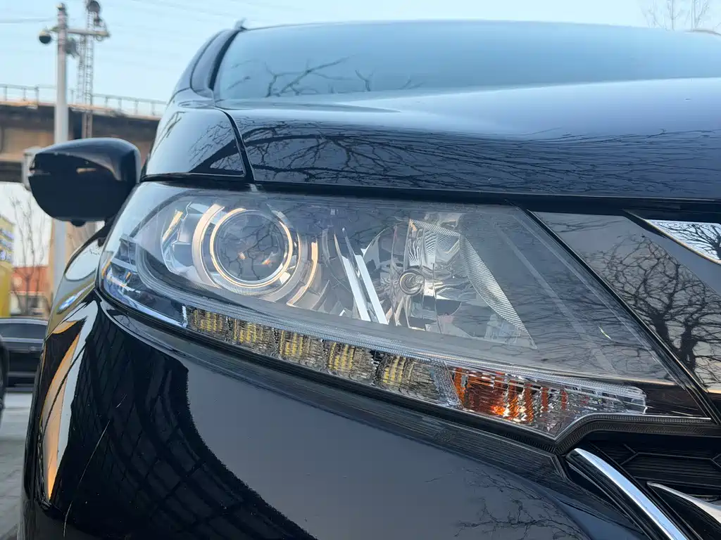 Honda Honda Odyssey 2019 2.0L锐·智享版  Wait, let me correct that - the "锐·智享版" part needs proper translation:  Honda Odyssey 2019 2.0L Sharp Intelligent Enjoyment Edition 2020 - thumbnail 3