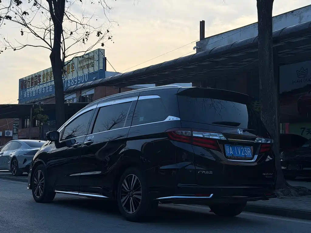 Honda Honda Odyssey 2019 2.0L锐·智享版  Wait, let me correct that - the "锐·智享版" part needs proper translation:  Honda Odyssey 2019 2.0L Sharp Intelligent Enjoyment Edition 2020 - thumbnail 6