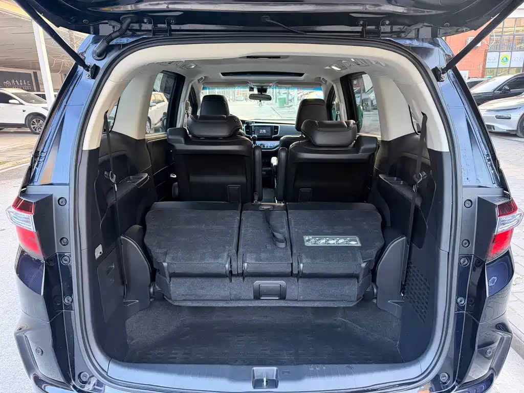Honda Honda Odyssey 2019 2.0L锐·智享版  Wait, let me correct that - the "锐·智享版" part needs proper translation:  Honda Odyssey 2019 2.0L Sharp Intelligent Enjoyment Edition 2020 - thumbnail 7
