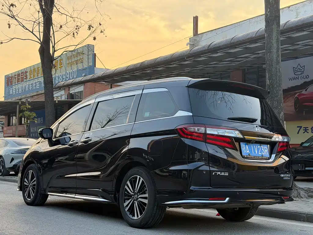 Honda Honda Odyssey 2019 2.0L锐·智享版  Wait, let me correct that - the "锐·智享版" part needs proper translation:  Honda Odyssey 2019 2.0L Sharp Intelligent Enjoyment Edition 2020 - thumbnail 8