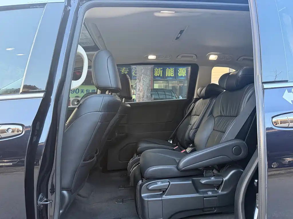 Honda Honda Odyssey 2019 2.0L锐·智享版  Wait, let me correct that - the "锐·智享版" part needs proper translation:  Honda Odyssey 2019 2.0L Sharp Intelligent Enjoyment Edition 2020 - thumbnail 15