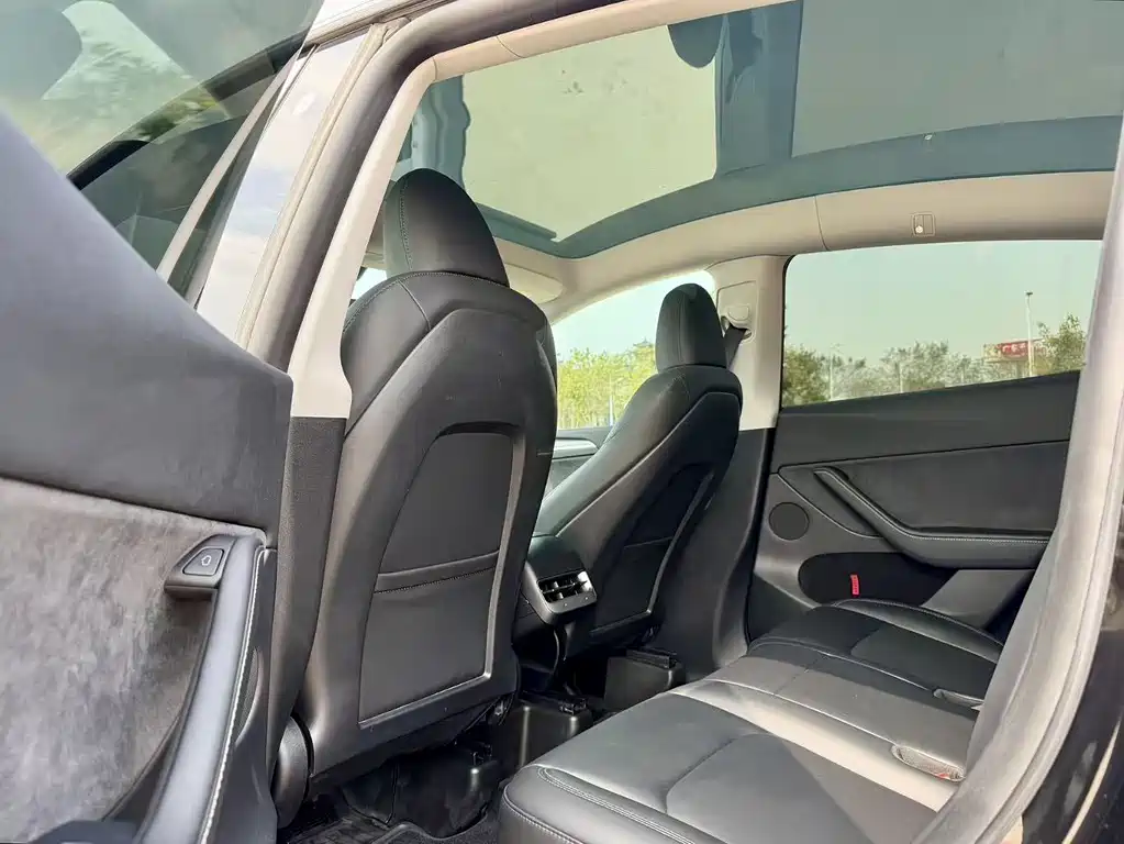 Tesla Model Y 2023 Rear-Wheel Drive 2024 - thumbnail 14