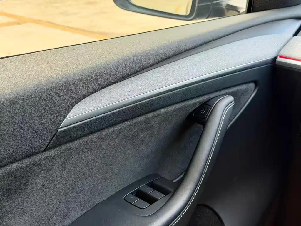 Tesla Model Y 2023 Rear-Wheel Drive 2024 - thumbnail 17