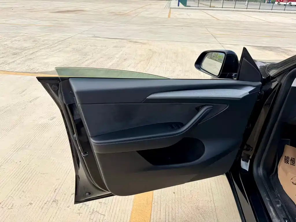 Tesla Model Y 2023 Rear-Wheel Drive 2024 - thumbnail 21