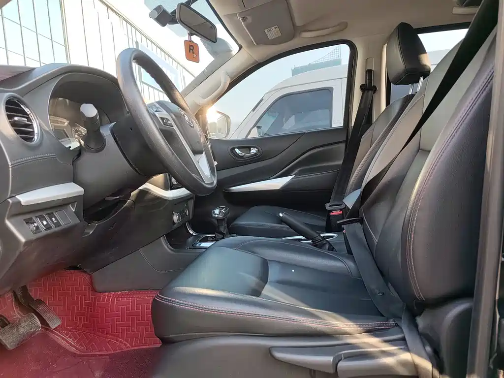 Dongfeng Nissan Navara 2021 2.3T Automatic Diesel 4WD Standard M9T 2023 - thumbnail 4