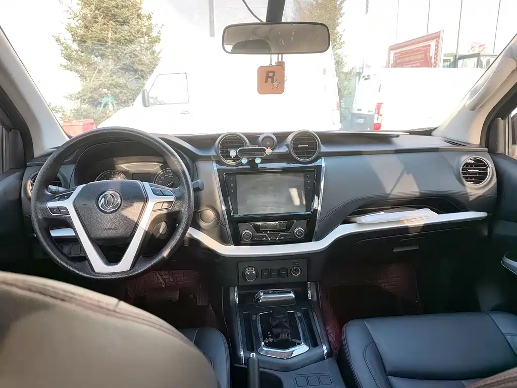 Dongfeng Nissan Navara 2021 2.3T Automatic Diesel 4WD Standard M9T 2023 - thumbnail 5