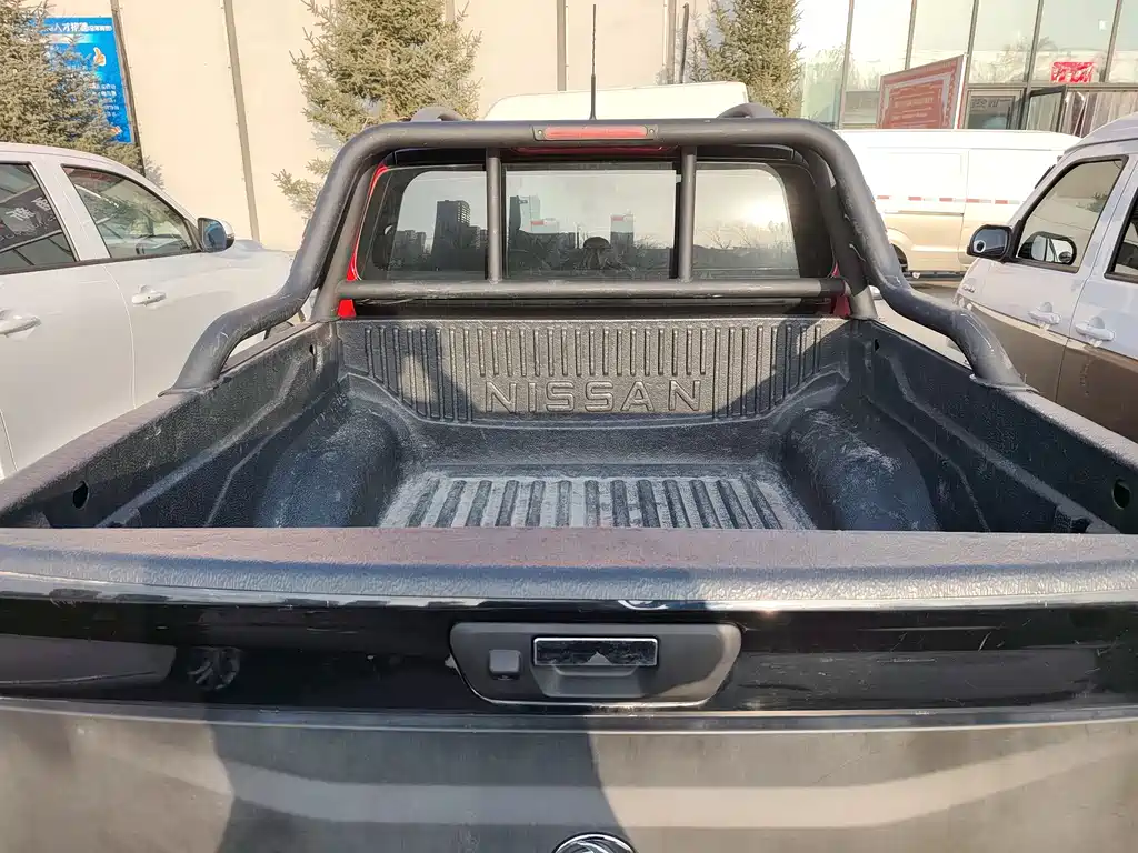 Dongfeng Nissan Navara 2021 2.3T Automatic Diesel 4WD Standard M9T 2023 - thumbnail 8