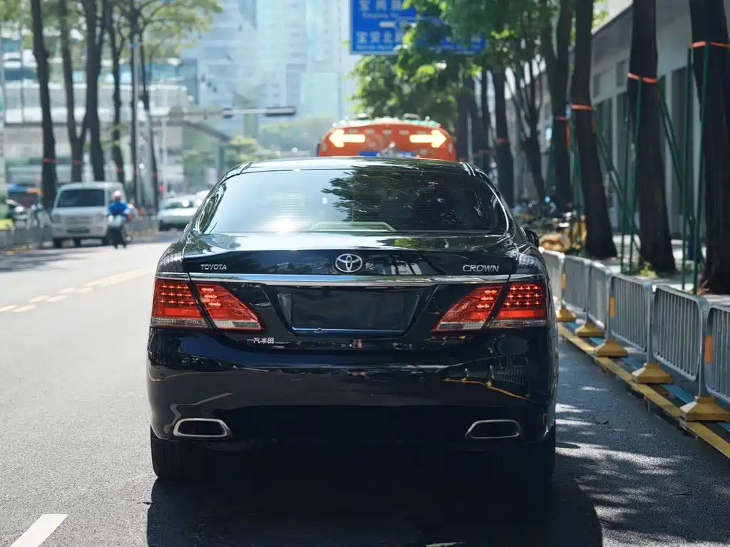 Toyota Toyota Crown 2012 2.5L Royal 2013 - thumbnail 3