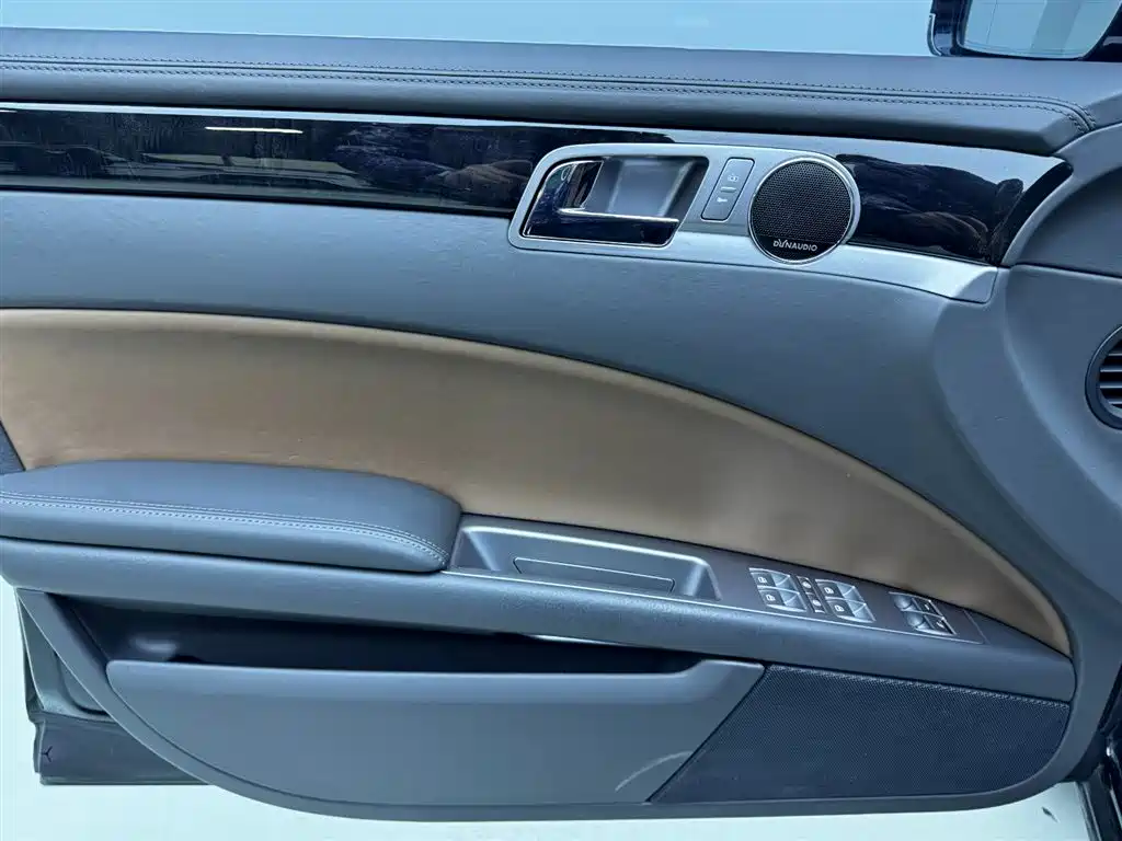 Volkswagen Phaeton 2015 3.6L Premium Edition 2017 - thumbnail 10