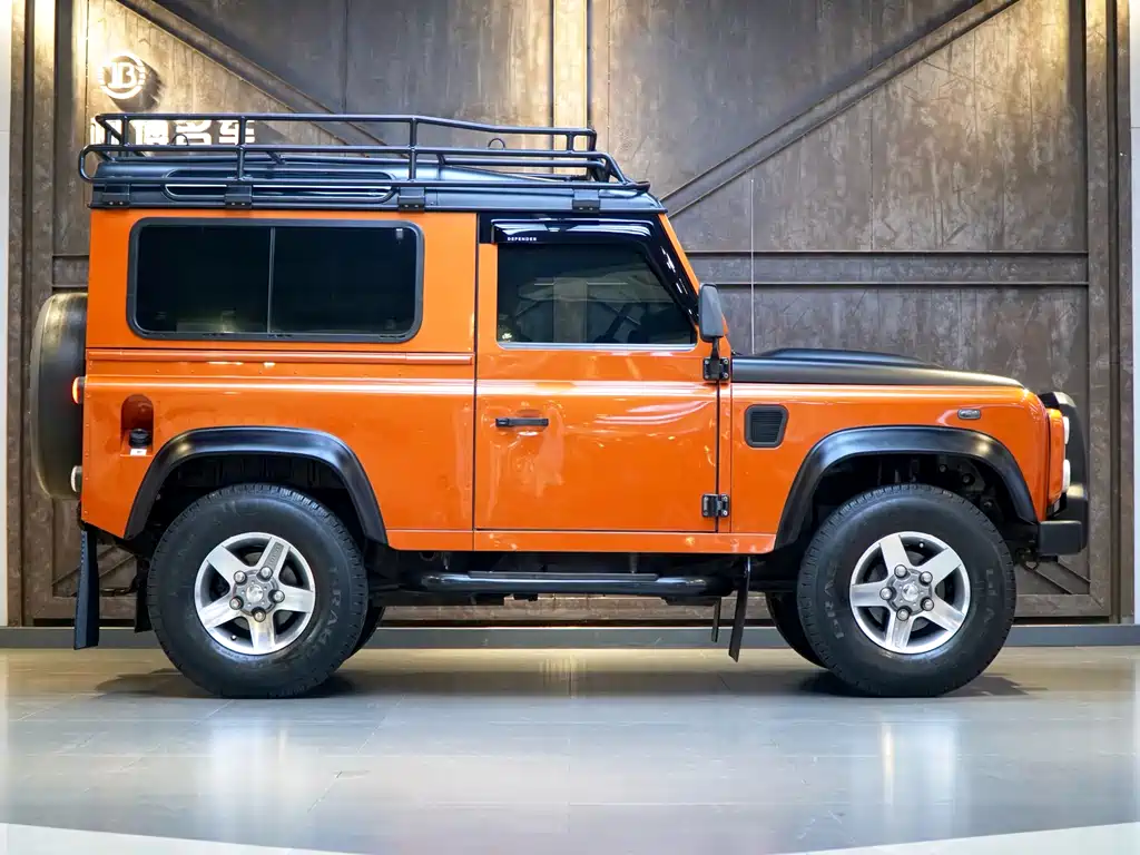 Land Rover Land Rover Defender 2010 Ice & Fire Limited Edition 2010 - thumbnail 4