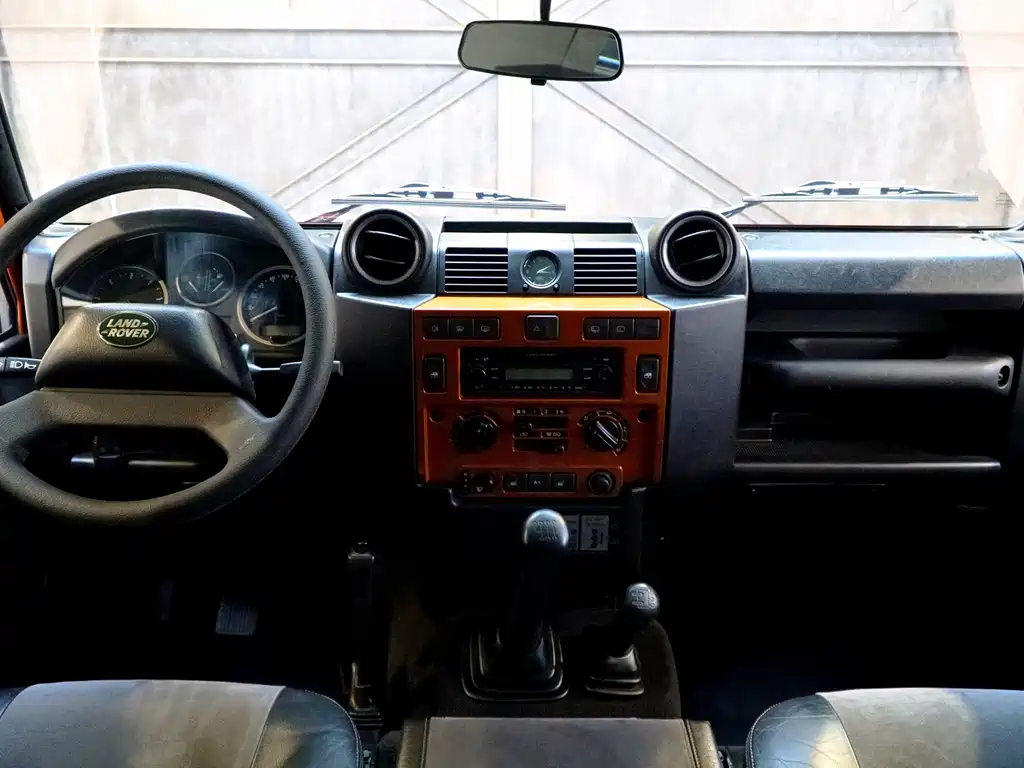 Land Rover Land Rover Defender 2010 Ice & Fire Limited Edition 2010 - thumbnail 17