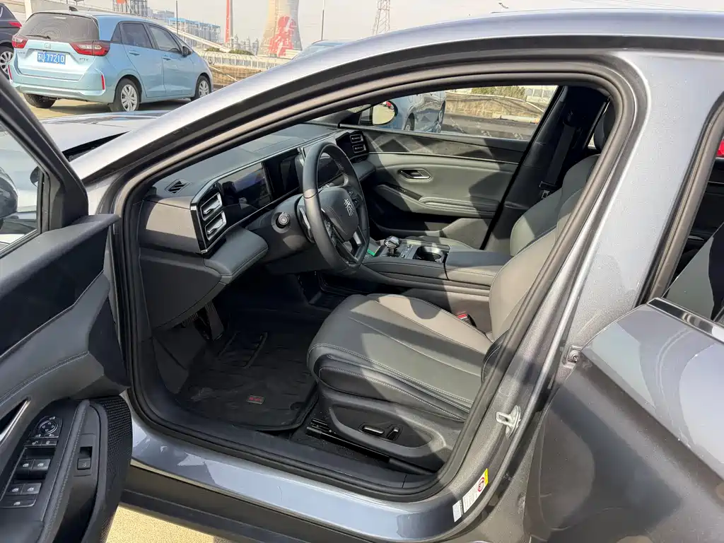 BYD BYD Qin L 2025 DM-i Intelligent Driving Edition 120KM Extended Range Model 2025 - thumbnail 14