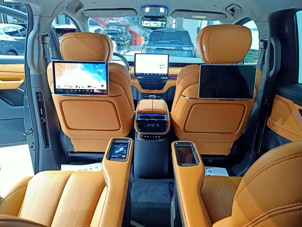 Geely Galaxy Wingle L380 2024 140 kWh 6-seater AWD Ultra 2026 - thumbnail 27