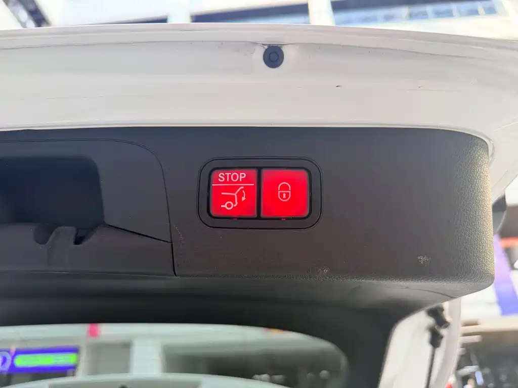 Mercedes-Benz Mercedes-Benz GLC 2021 GLC 300 L 4MATIC Dynamic Model 2021 - thumbnail 23