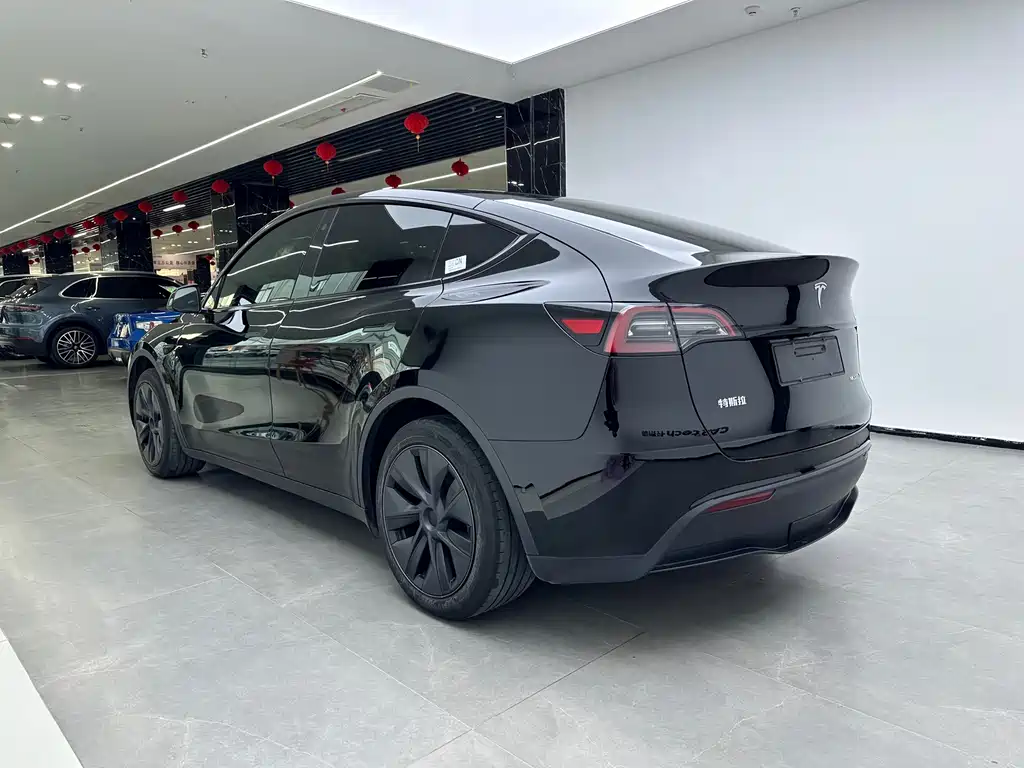Tesla Model Y 2023 Rear-Wheel Drive 2023 - thumbnail 4