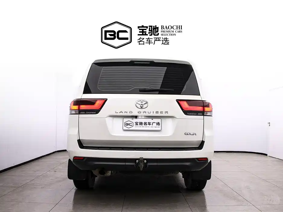 Toyota Land Cruiser (Imported) 2022 Model 4.0L Middle East Version 2024 - thumbnail 4