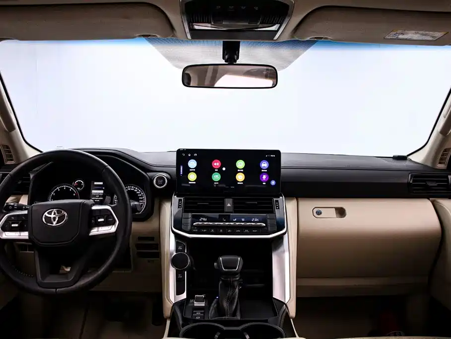 Toyota Land Cruiser (Imported) 2022 Model 4.0L Middle East Version 2024 - thumbnail 5