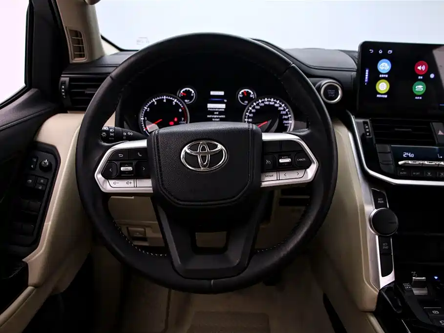 Toyota Land Cruiser (Imported) 2022 Model 4.0L Middle East Version 2024 - thumbnail 7