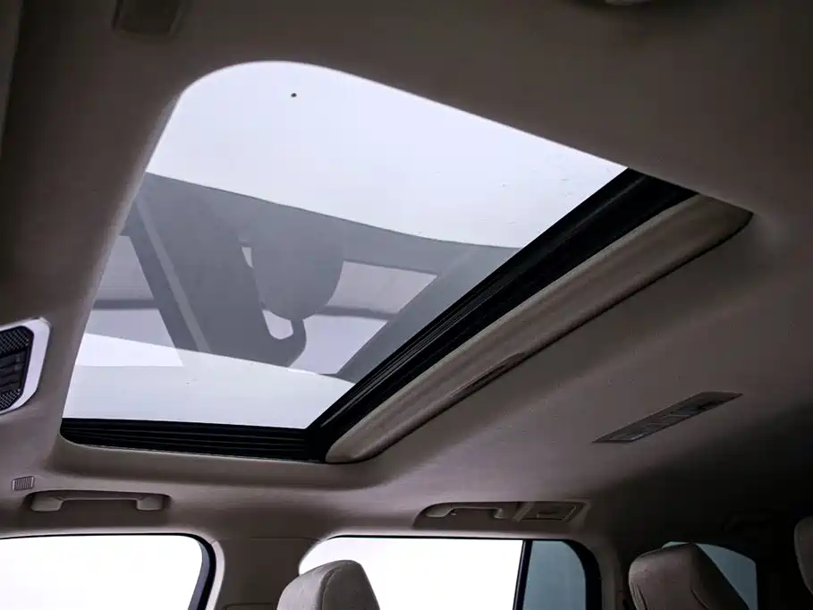 Toyota Land Cruiser (Imported) 2022 Model 4.0L Middle East Version 2024 - thumbnail 10