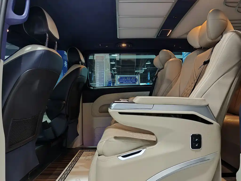 Mercedes-Benz Vito 2021 2.0T Business Edition 7-seater 2022 - thumbnail 6