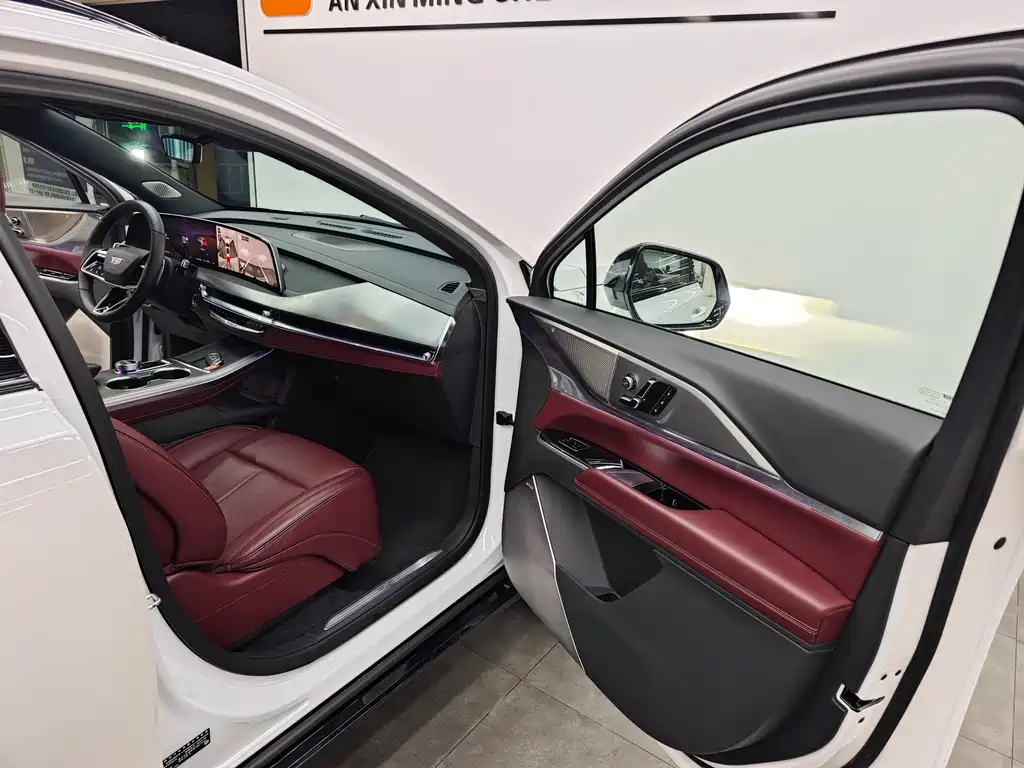 Cadillac Cadillac XT5 2025 2.0T Platinum Edition 2024 - thumbnail 8