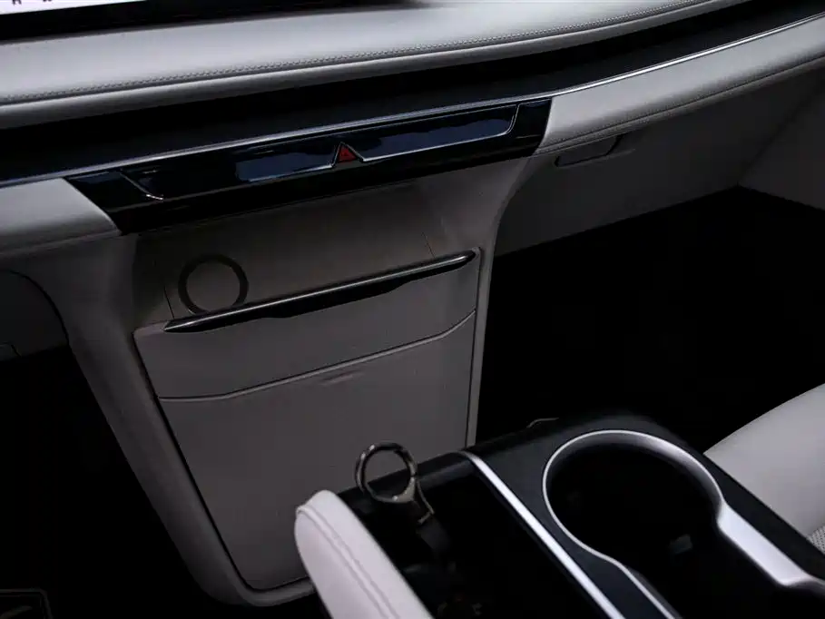 Buick Buick GL8 New Energy 2024 Landtrek Intelligent Enjoyment Edition 7-seater 2024 - thumbnail 9