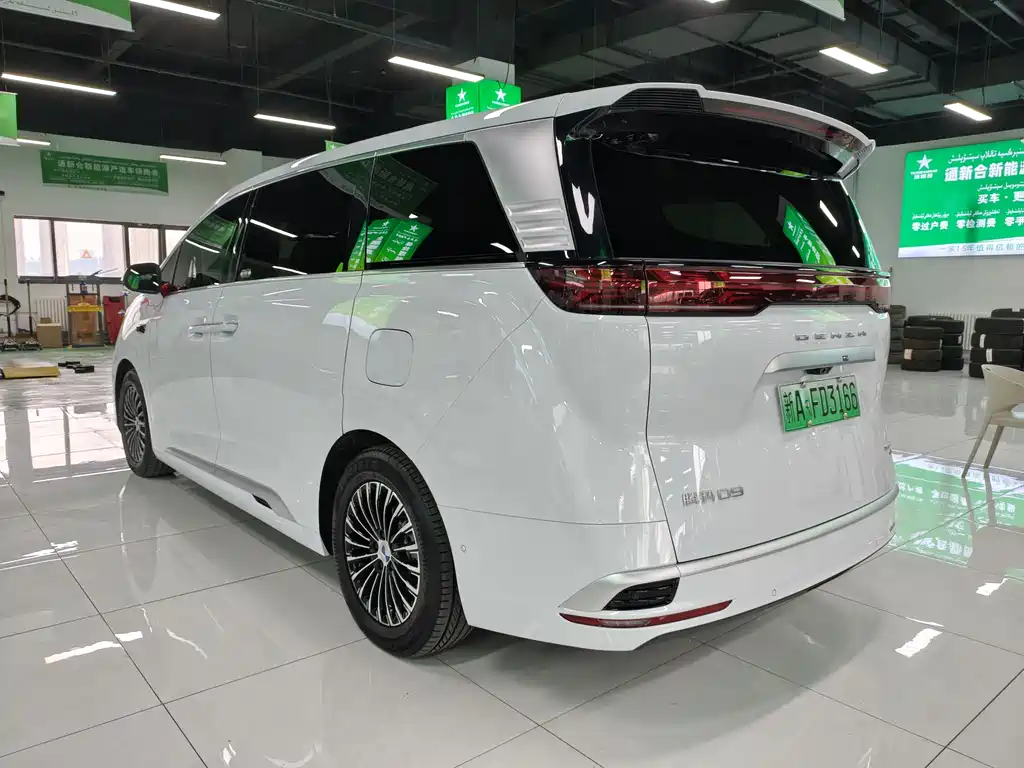 Denza DENZA D9 2025 DM-i Intelligent Driving Edition 1020 AWD Flagship Model 2025 - thumbnail 7
