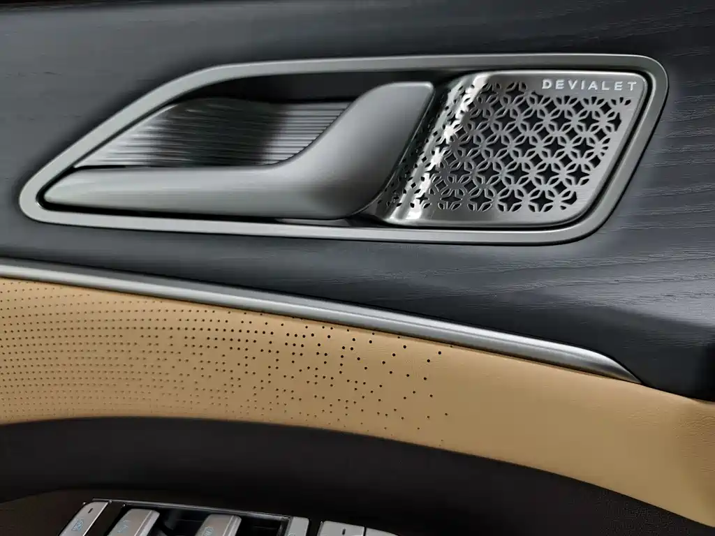 Denza DENZA D9 2025 DM-i Intelligent Driving Edition 1020 AWD Flagship Model 2025 - thumbnail 15
