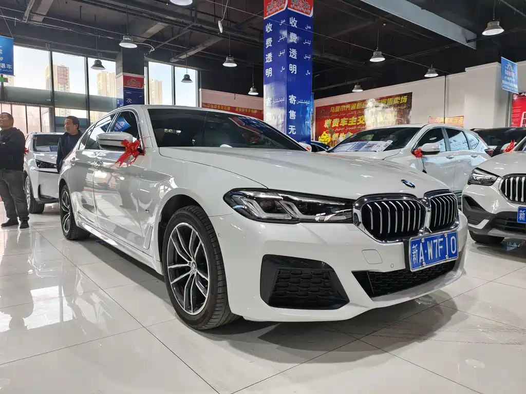 BMW BMW 5 Series 2022 Model Update 2 525Li M Sport Package 2023 - thumbnail 3