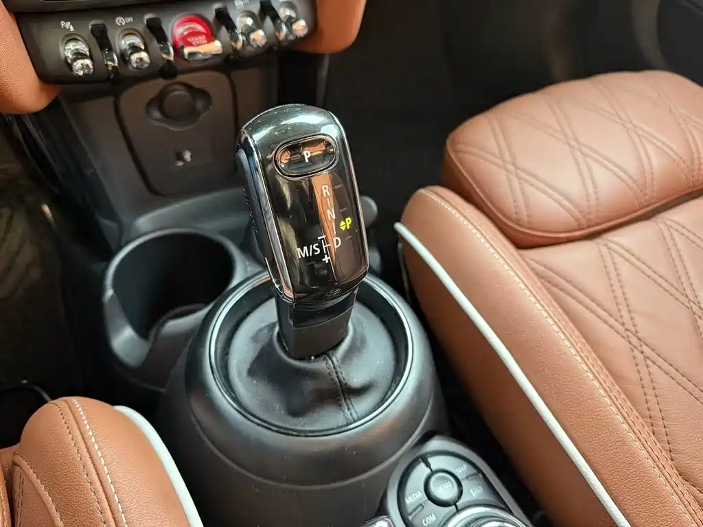 MINI MINI 2022 1.5T COOPER Artist Five-Door 2021 - thumbnail 11
